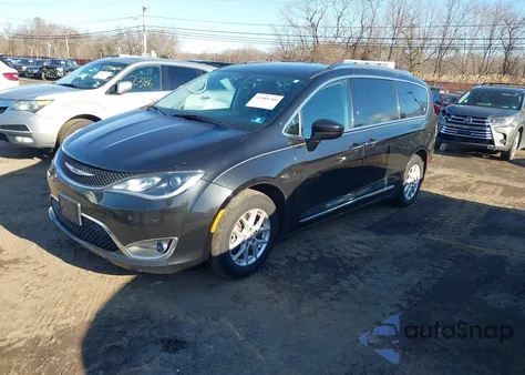 2020 Chrysler Pacifica Touring L z USA, uszkodzony, nr VIN 2C4RC1BG8LR106480